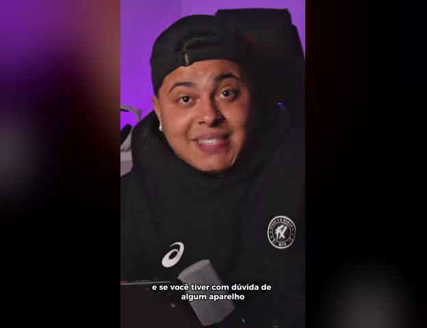 Wallace testando um celular