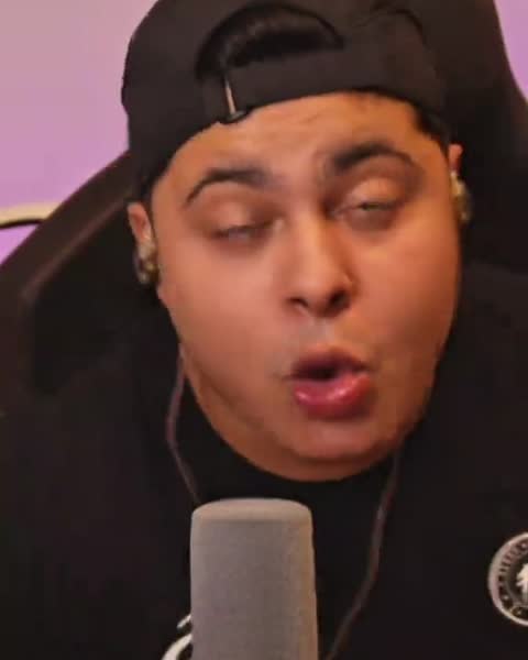 Wallace apresentando o Gangstar Mirage City